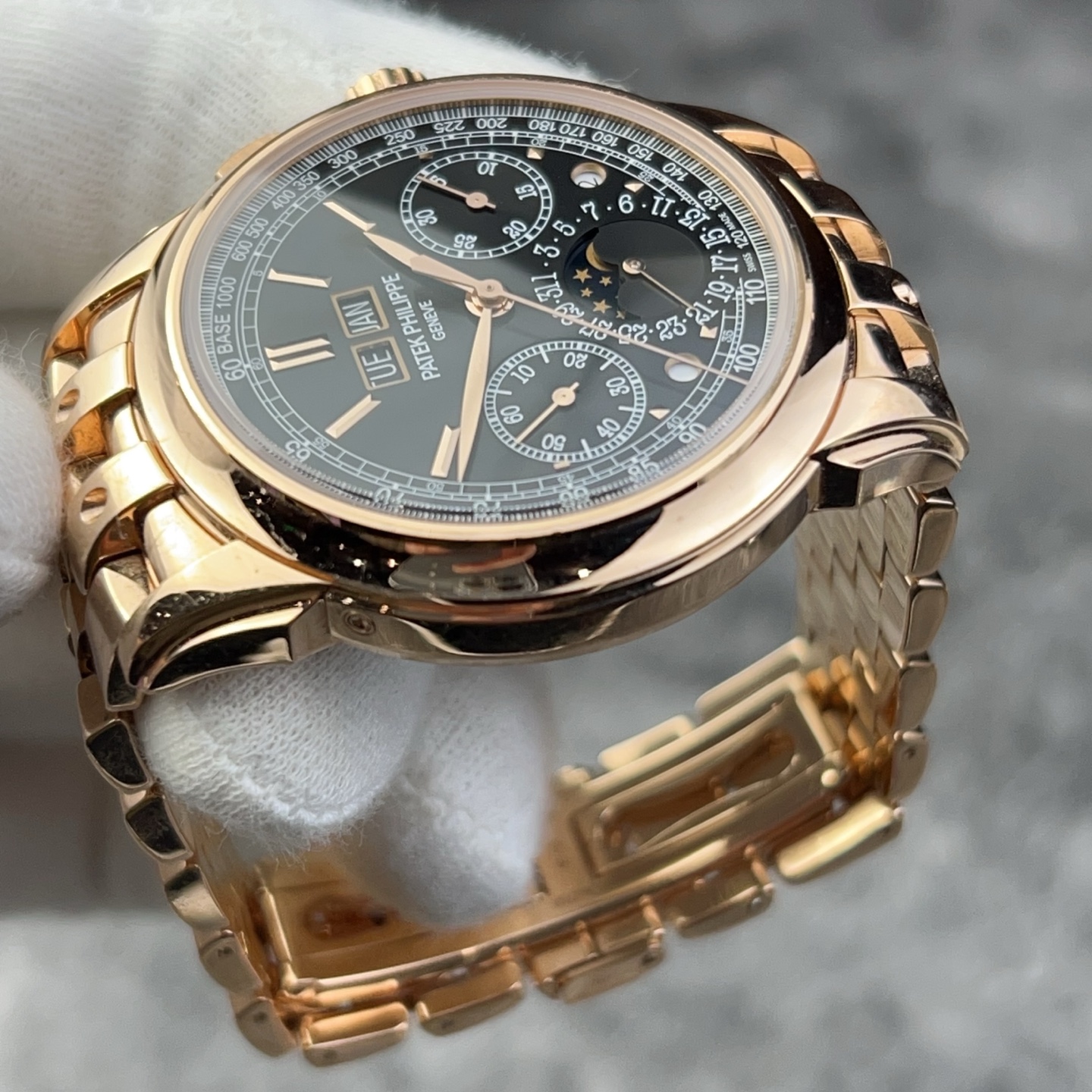 パテック フィリップ パーペチュアルカレンダー クロノグラフ 5270/1R-001 - 画像 (4)